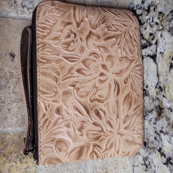Patricia Nash Handbags - Patricia Nash Burnished Tooled Cassini Wristlet